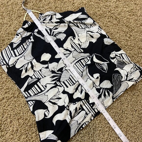 Banana Republic Y2K halter top - stretch black & white floral, tie back - Picture 7 of 8